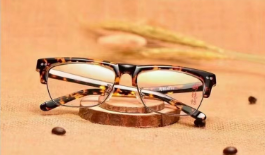 成年人的眼鏡使用周期